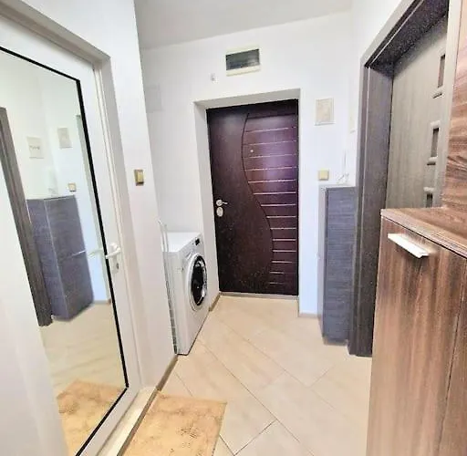 Flat 85 - 85 Inches Tv Lägenhet Varna